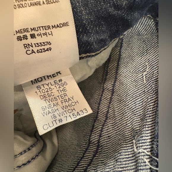 MOTHER The Twister Sneak Fray High-Rise
Wide-Leg Jeans Which is Witch 25 - Picture 6 of 8